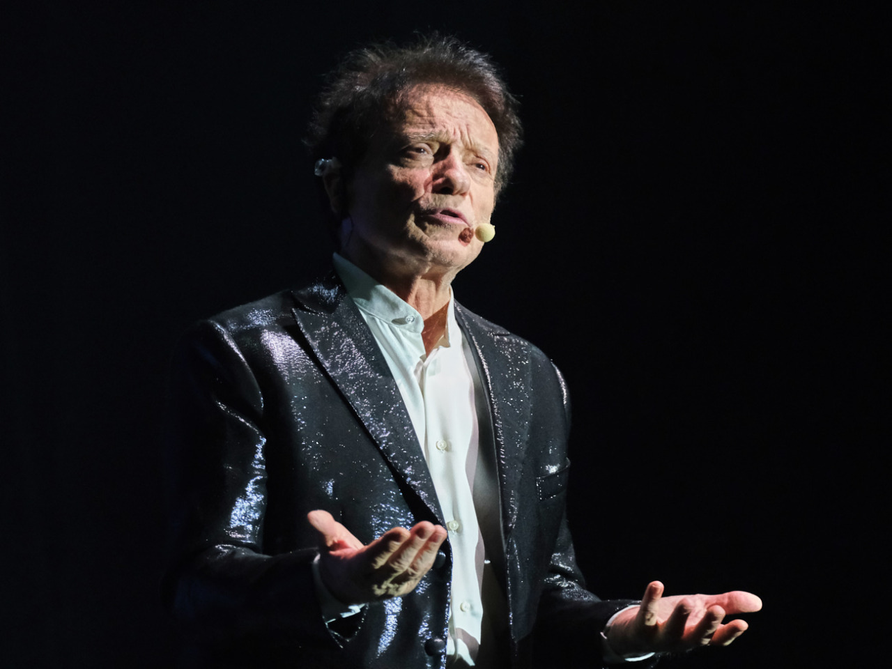 “Tutti i sogni ancora in volo”: Massimo Ranieri torna al Teatro Clerici nel giorno del suo compleanno