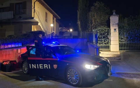 Tenta di dare fuoco a un appartamento per vendetta