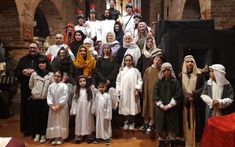 Il Santuario di Comella si anima con la prima Via Crucis vivente