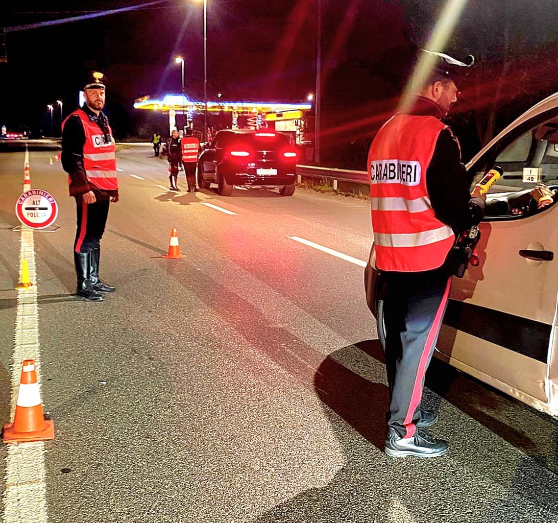 Maxi controlli a Rezzato: 315 persone identificate, 21 denunce e un arresto per droga lungo la SS45 bis