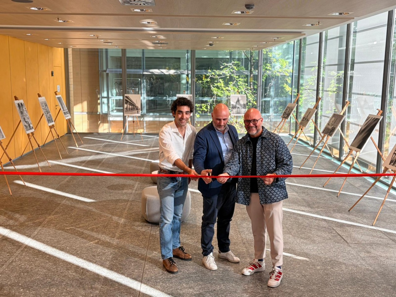 “Cemento Vivo” in mostra a Milano, dalla materia prima all’arte fotografica