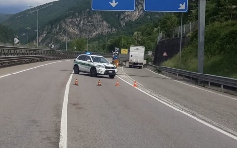 Barghe: incidente in galleria, strada chiusa
