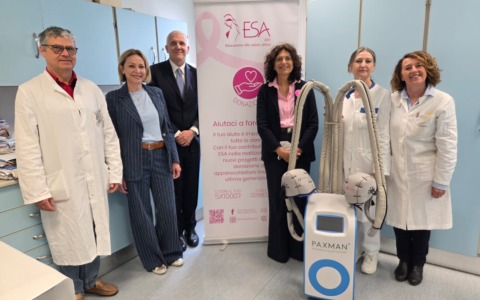 Breast Unit Spedali Civili di Brescia: Esa dona alle pazienti un nuovo casco refrigerante