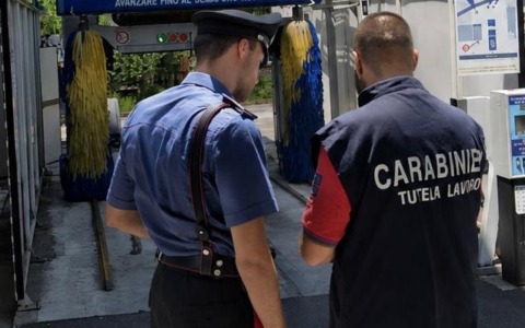Darfo Boario Terme: sospese due attività, una pizzeria-kebab e un autolavaggio