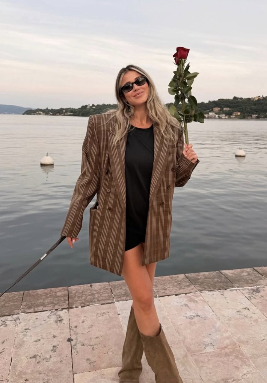 Diletta Leotta a Salò: con lei il marito Loris Karius