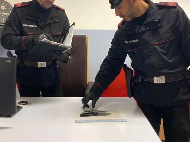 Inseguimento a Piancogno: 19enne su un’auto rubata, scattano le manette