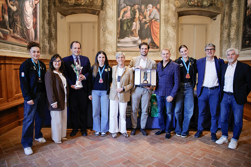 Volley Millenium Brescia in seria A1: in Loggia la consegna della Vittoria Alata