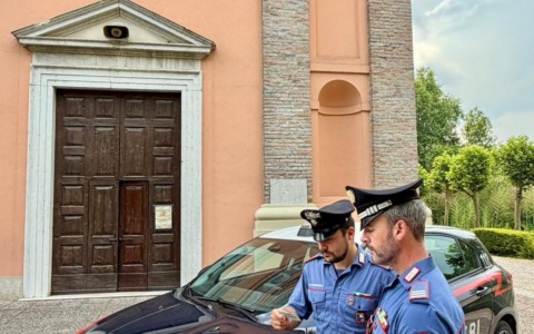 Perseguita l’ex compagna e la minaccia di morte: 28enne arrestato