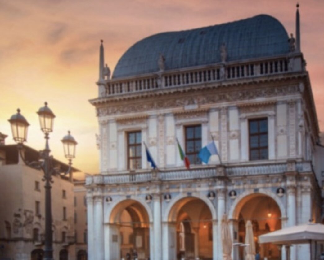 Piazza Mercato a Brescia: terminati i lavori di pavimentazione