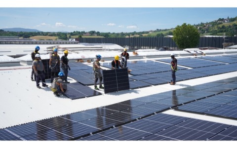 Come le aziende italiane stanno abbattendo i costi energetici con il fotovoltaico industriale SENEC