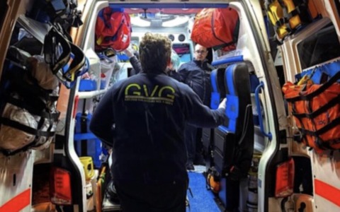 Salò, accusa un malore sul posto di lavoro: attivati i soccorsi