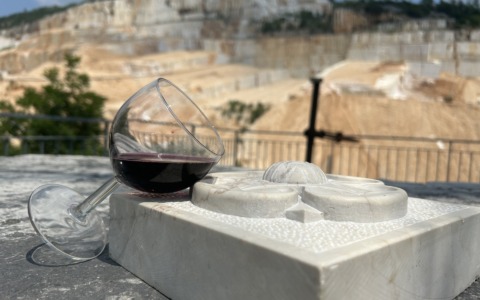 Scenari di marmo: a Serle il lavoro in cava diventa esperienza immersiva