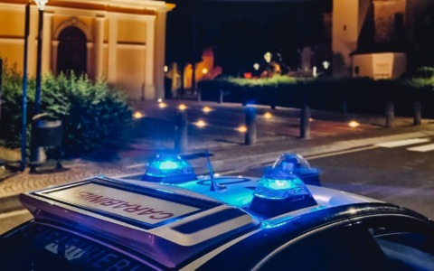Torbole Casaglia, sorpresi a rubare in una villa si lanciano dal balcone: due arresti