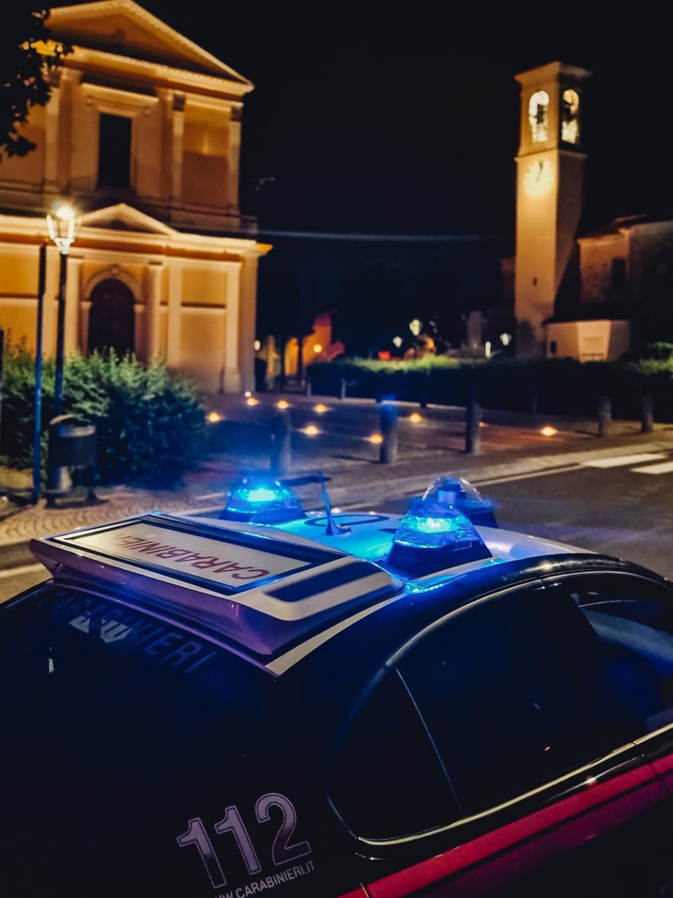 Torbole Casaglia, sorpresi a rubare in una villa si lanciano dal balcone: due arresti