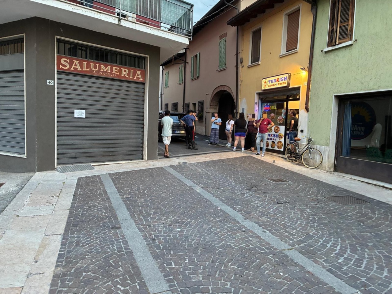 Investito da un’auto in centro, grave un bimbo di quattro anni