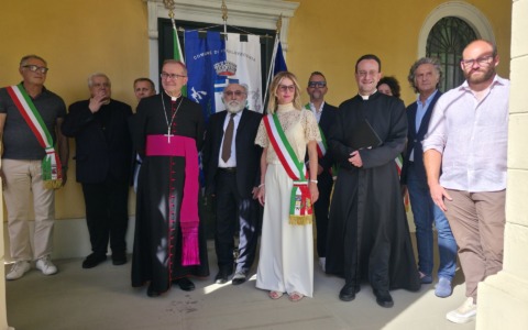 Monsignor Tremolada benedice per la prima volta Villa Alghisi Montini