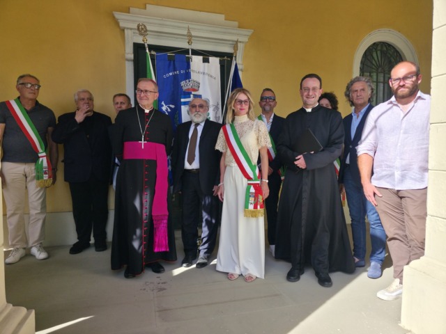 Monsignor Tremolada benedice per la prima volta Villa Alghisi Montini