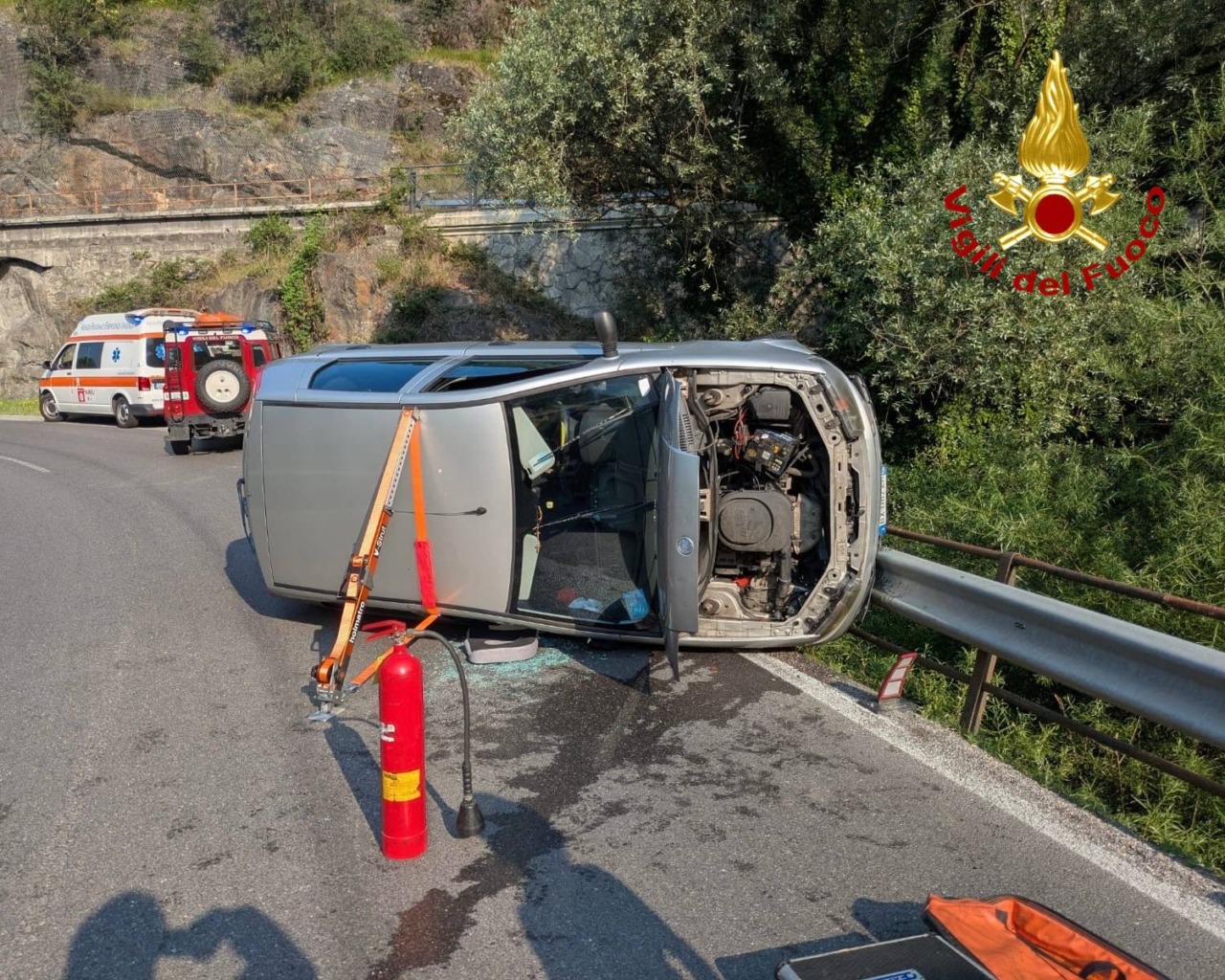 Sonico: auto finisce a ruote all’aria, è stato il conducente stesso ad allertare i soccorsi