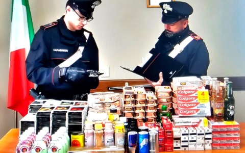 Bagnolo Mella: rubano prodotti alimentari e cosmetici, due i denunciati