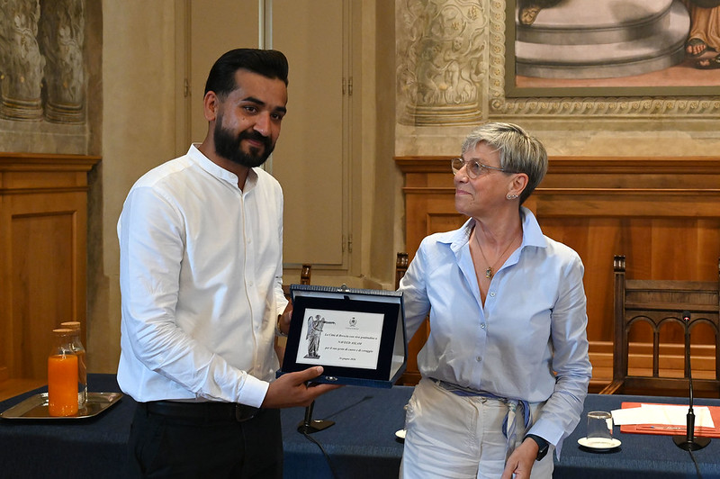 Bambini aggrediti al Parco Alberini: la sindaca premia Aslam Naveed, l’uomo che li ha soccorsi