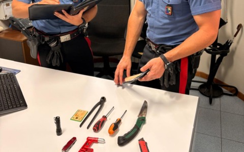 Beccato a danneggiare auto in sosta, era stato arrestato il giorno prima per lo stesso motivo