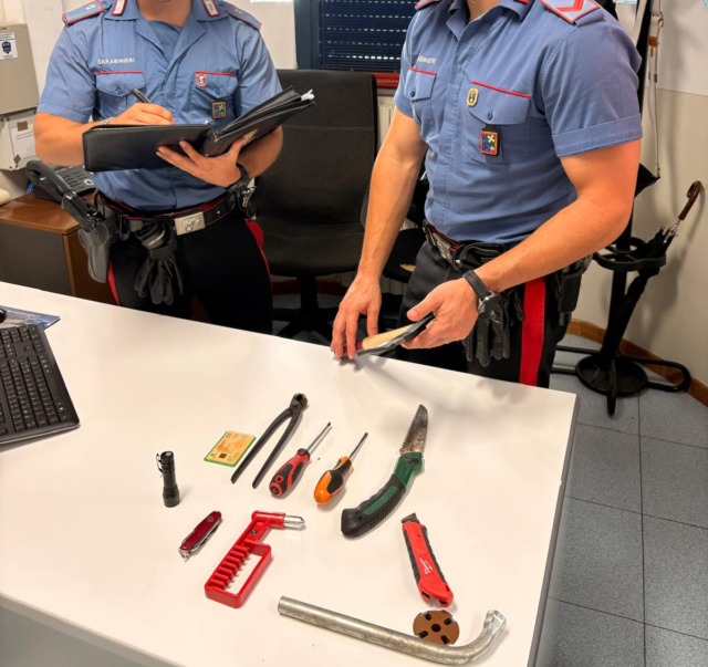 Beccato a danneggiare auto in sosta, era stato arrestato il giorno prima per lo stesso motivo