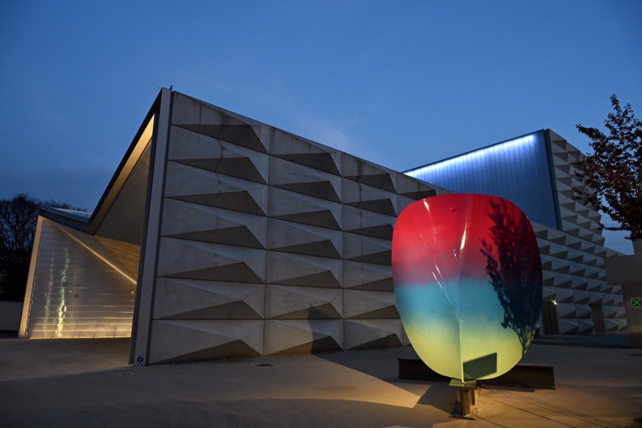Ex-stasis: A2A illumina l’opera di Patrick Tuttofuoco a Brescia