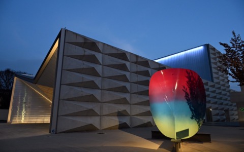 Ex-stasis: A2A illumina l’opera di Patrick Tuttofuoco a Brescia