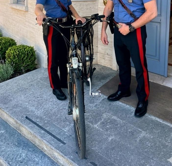 Gambara: rubano la bicicletta e la nascondono a casa, scatta la denuncia