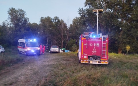 Si tuffa nell’ Oglio e viene trascinato via dalla corrente, muore un ragazzo