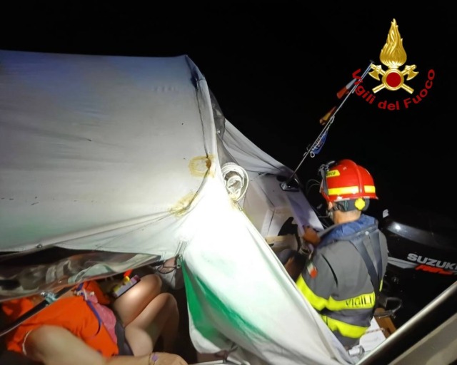 Manerba del Garda: imbarcazione in avaria, a bordo anche due bambini