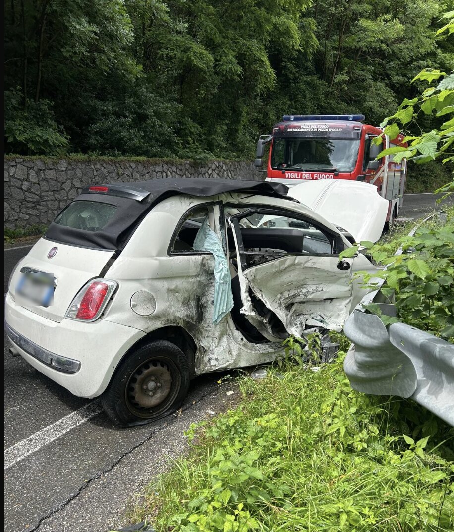 Monno: scontro tra furgone e auto, una donna ferita