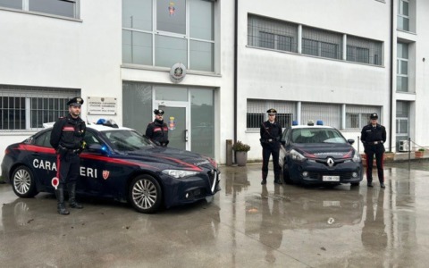 Ordina diffusori di profumo per oltre 700 euro con il conto di un’altra persona: 33enne denunciato