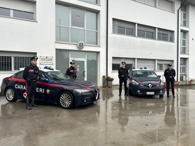 Ordina diffusori di profumo per oltre 700 euro con il conto di un’altra persona: 33enne denunciato
