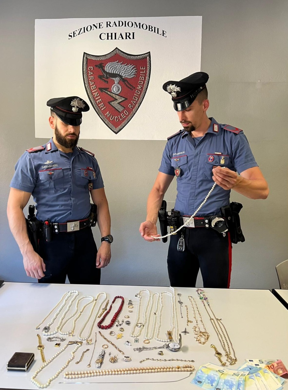 Sventata truffa del finto Carabiniere: arrestato un 19enne e recuperata la refurtiva