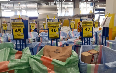 Poste Italiane: nei primi tre mesi del 2026 nel Bresciano pacchi in aumento del 20%