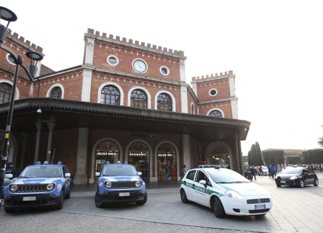 Stazione di Brescia, controlli straordinari interforze: nove le persone denunciate