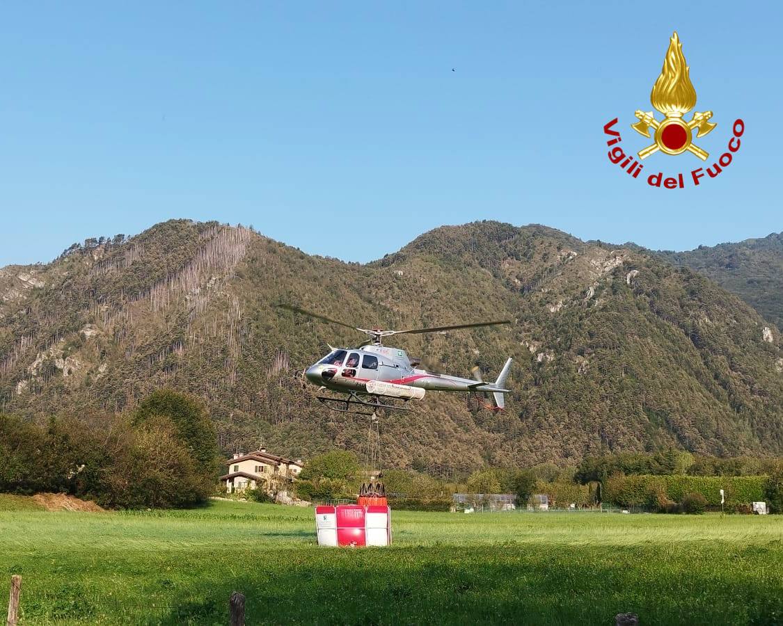 Tremosine sul Garda: divampa l’incendio nel bosco