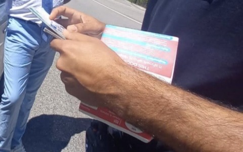 Truffa dell’auto in panne, si sbracciano per chiedere aiuto ma a fermarsi è il comandante della Locale
