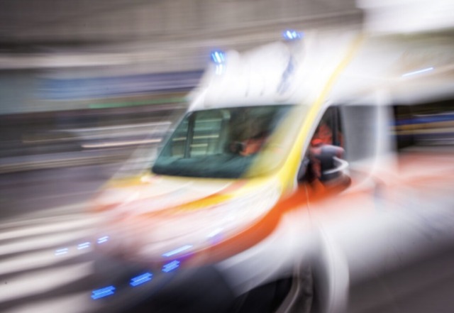 Verolanuova: frontale auto moto, grave un 23enne