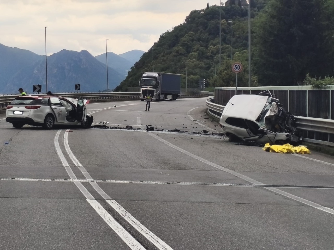Tragico schianto frontale a Iseo, morte due sorelle di 23 e 14 anni