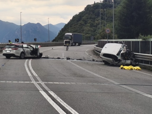Tragico schianto frontale a Iseo, morte due sorelle di 23 e 14 anni