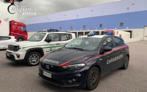 Incidente sul lavoro a Castiglione delle Stiviere: corriere si ferisce ad una mano scaricando la merce