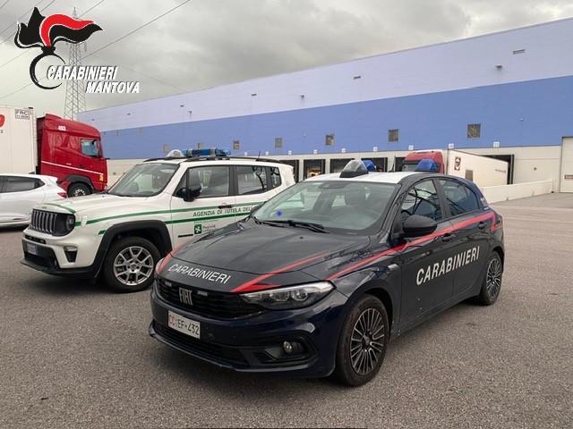 Incidente sul lavoro a Castiglione delle Stiviere: corriere si ferisce ad una mano scaricando la merce