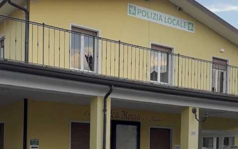 Concede in uso l’appartamento ad uno spacciatore clandestino: scatta la denuncia