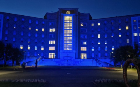 Giornata Mondiale del cervello: gli Spedali Civili si illuminano di blu