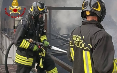 Incendio in azienda a Pian Camuno: terminati gli interventi dei Vigili del Fuoco