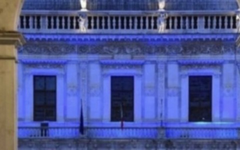 Kand: palazzo Loggia si illumina di azzurro per sensibilizzare
