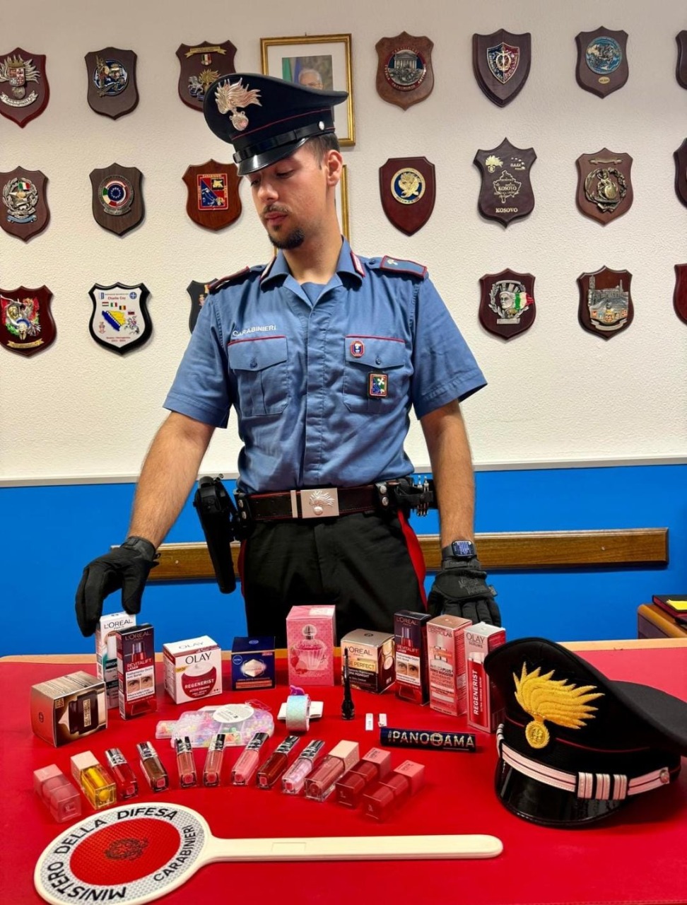 Ladri tra le corsie del supermercato tentano colpo da centinaia di euro, scoperti da un carabinieri fuori servizio