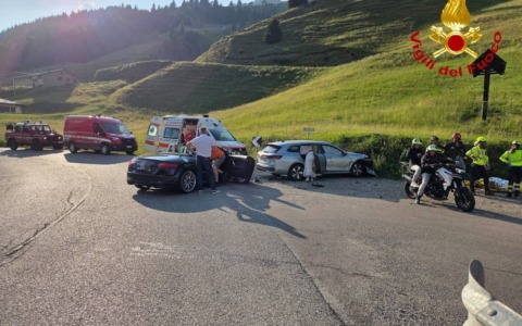 Ponte di Legno, scontro fra due auto: arriva l’elisoccorso